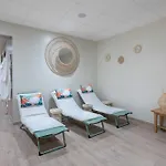 Апартаменты Pour 4 Avec Piscine Et Jacuzzi Ле-Пулиген