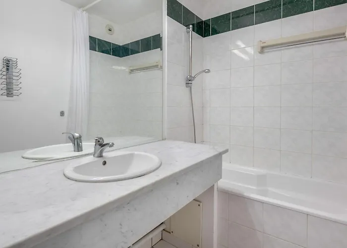 Pour 4 Avec Piscine Et Jacuzzi